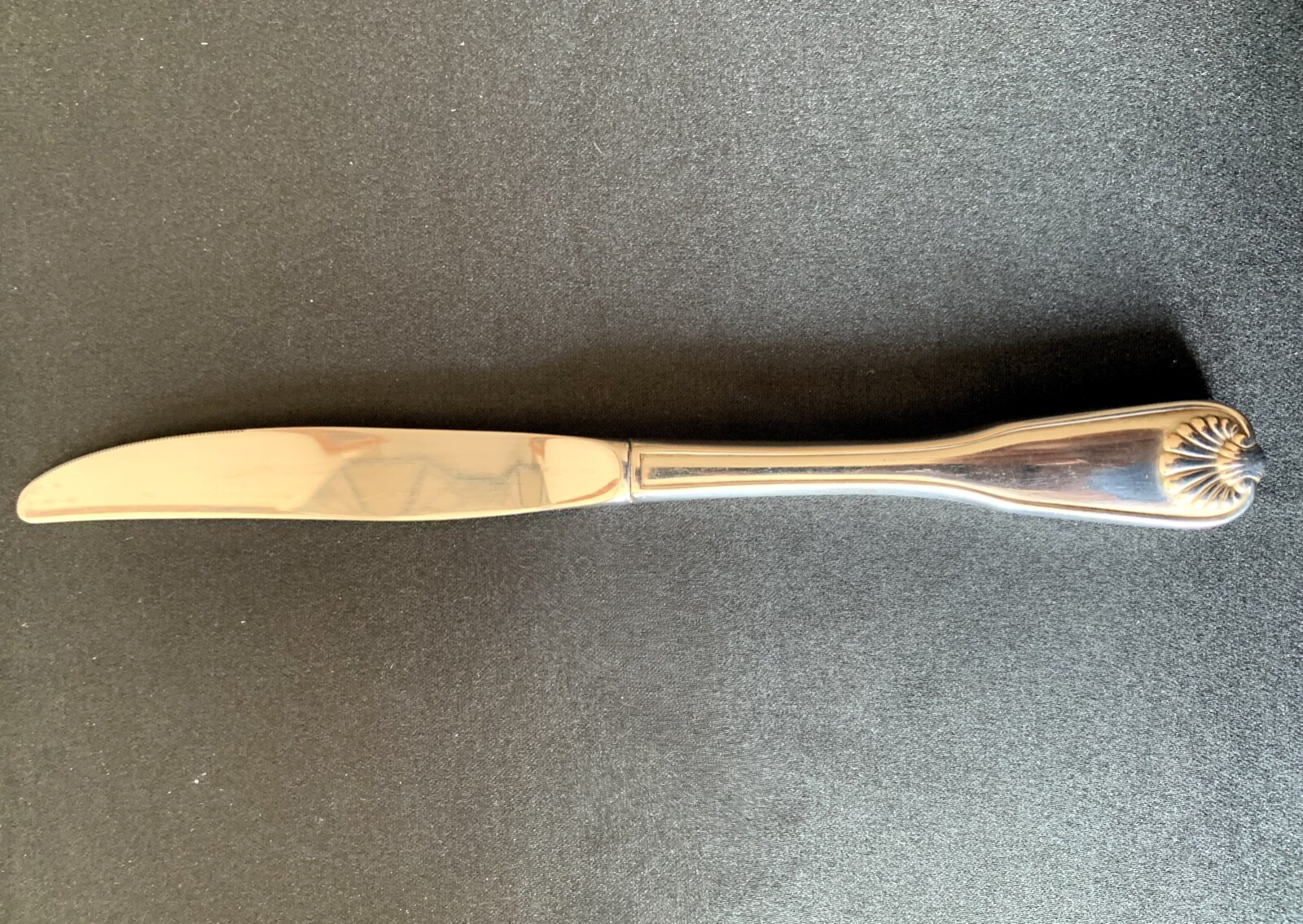 Oneida Deluxe - Tudor - SHELL Flatware or Silverware gallery