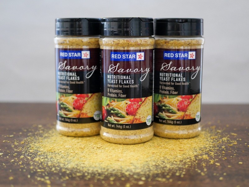 Red Star Savory Nutritional Yeast Flakes, 5 oz Shaker, Contains Soy gallery