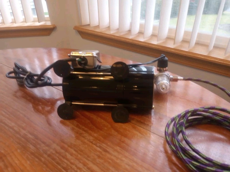 Fuwa 1/6 HP Mini Air Compressor Machine System Pre-Owned Tested Works Well 60PSI gallery