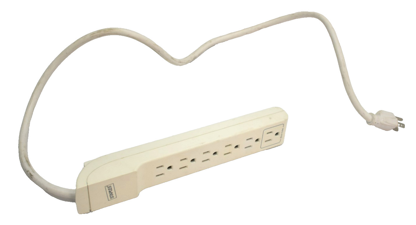Staples White Power Strip Distribution Type 3 Model 24498 15A 125Vac 50/60 Hz gallery