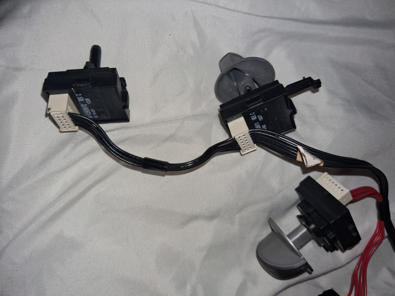 Kenmore Washer Control Switches And Pigtail. 3 W10285511 & 1 W10285512 gallery