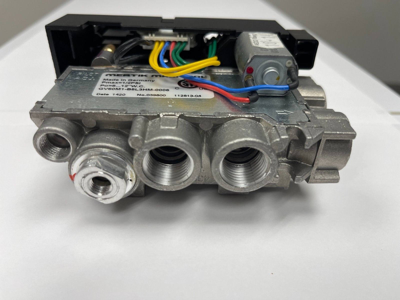 MAXITROL GV60M1-B5L3HM-0006, LP Valve Vent-Free systems NO UNDERSIDE GAS OUTLET gallery