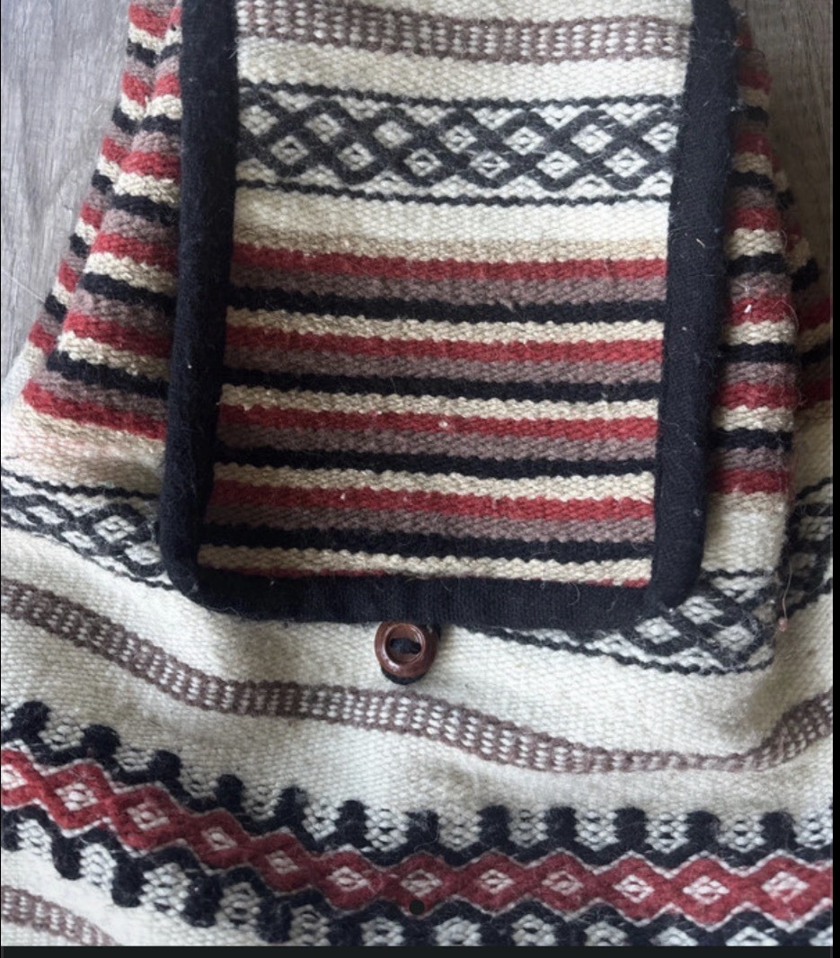 Artesanías Inti's Path Handmade Wool Hiking Backpack Patterned Red Beige Black 4