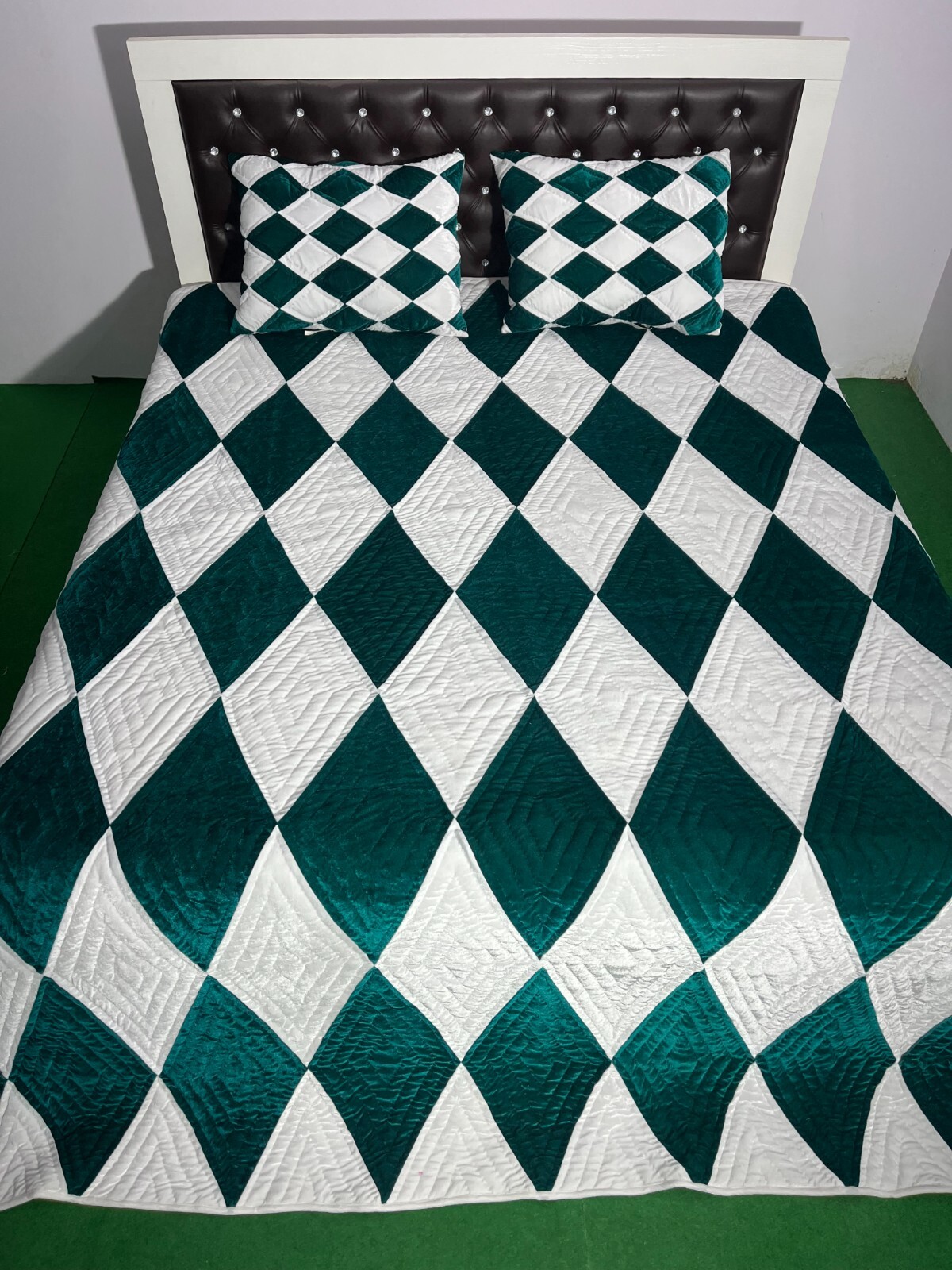 Checked Pattern Handmade Quilt Velvet Bedspread Comforter Bedding Quilt gallery