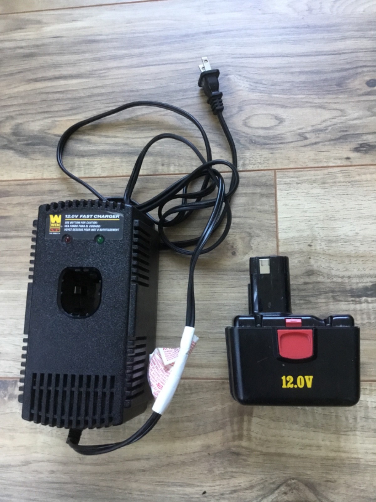 WEN 12V Fast Charger XP-1200-2 & 12V Battery XP-1200-1 gallery