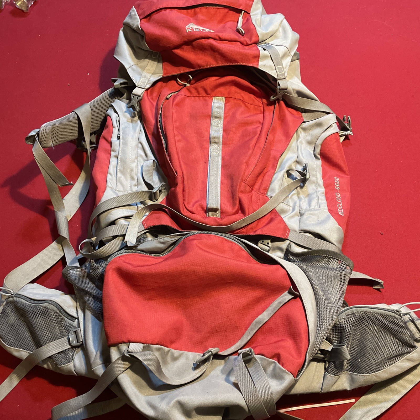Kelty Red Cloud 6650 Red & Gray Internal Frame Lumbar Straps Hiking Backpack