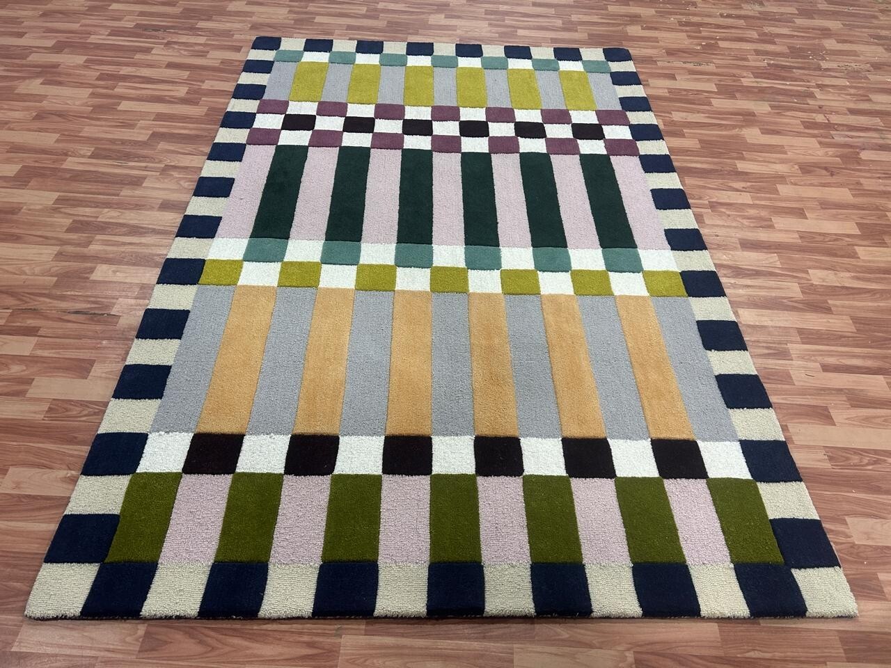 Premium Design 100 % NZ Wool Hand Tufted Multicolor Area Rug gallery