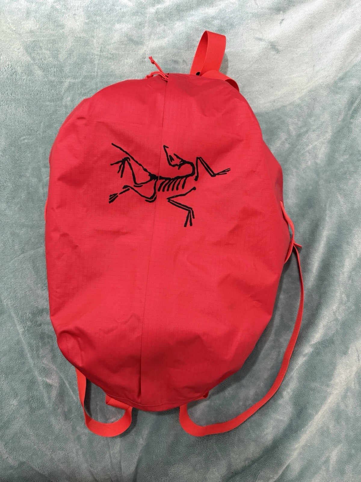 Arc’teryx Carrier Duffle 75L RED Used