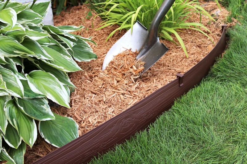 MASTER MARK 5 in x 40 ft Coiled Garden Edging with 10 Stakes Brown gallery