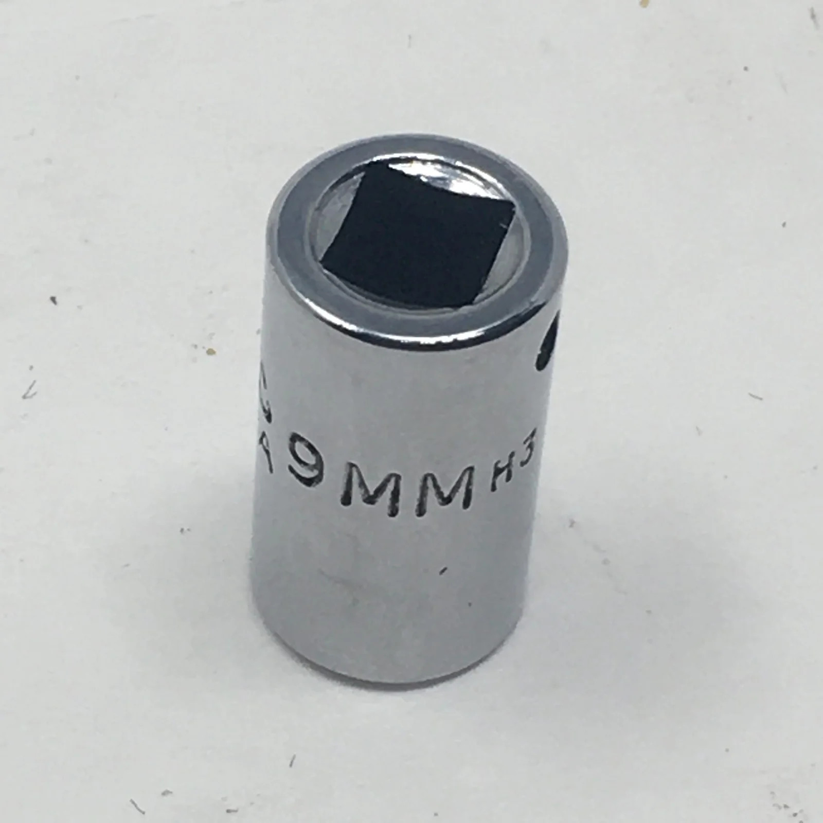 MAC M69mm 9mm 1/4" Drive Chrome Shallow 6-Point Socket (Condition) gallery