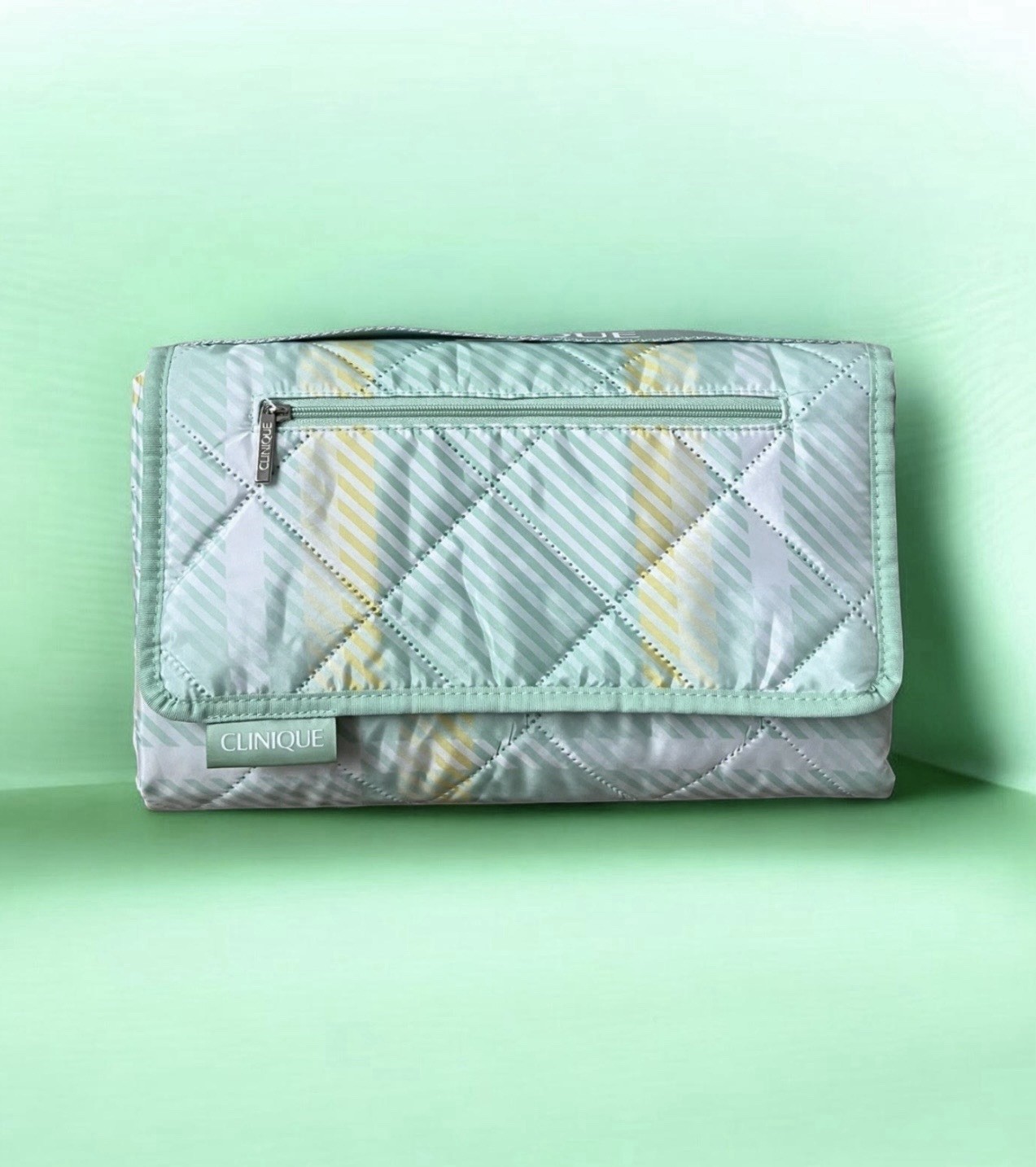 NEW CLINIQUE PICNIC BEACH BLANKET OUTDOOR SUMMER MAT QUILTED TRAVEL GREEN LOT gallery