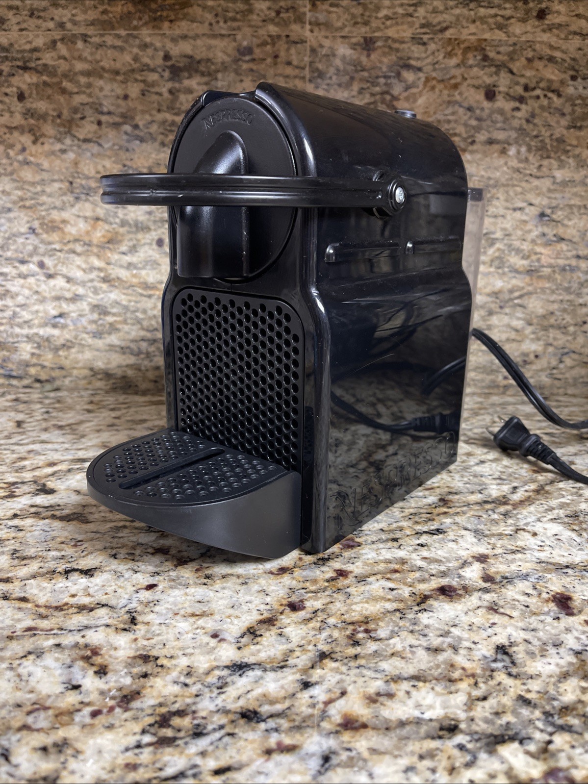 Nespresso Inissia D40 Original Pod Espresso Coffee Machine 24 oz Black RARE gallery