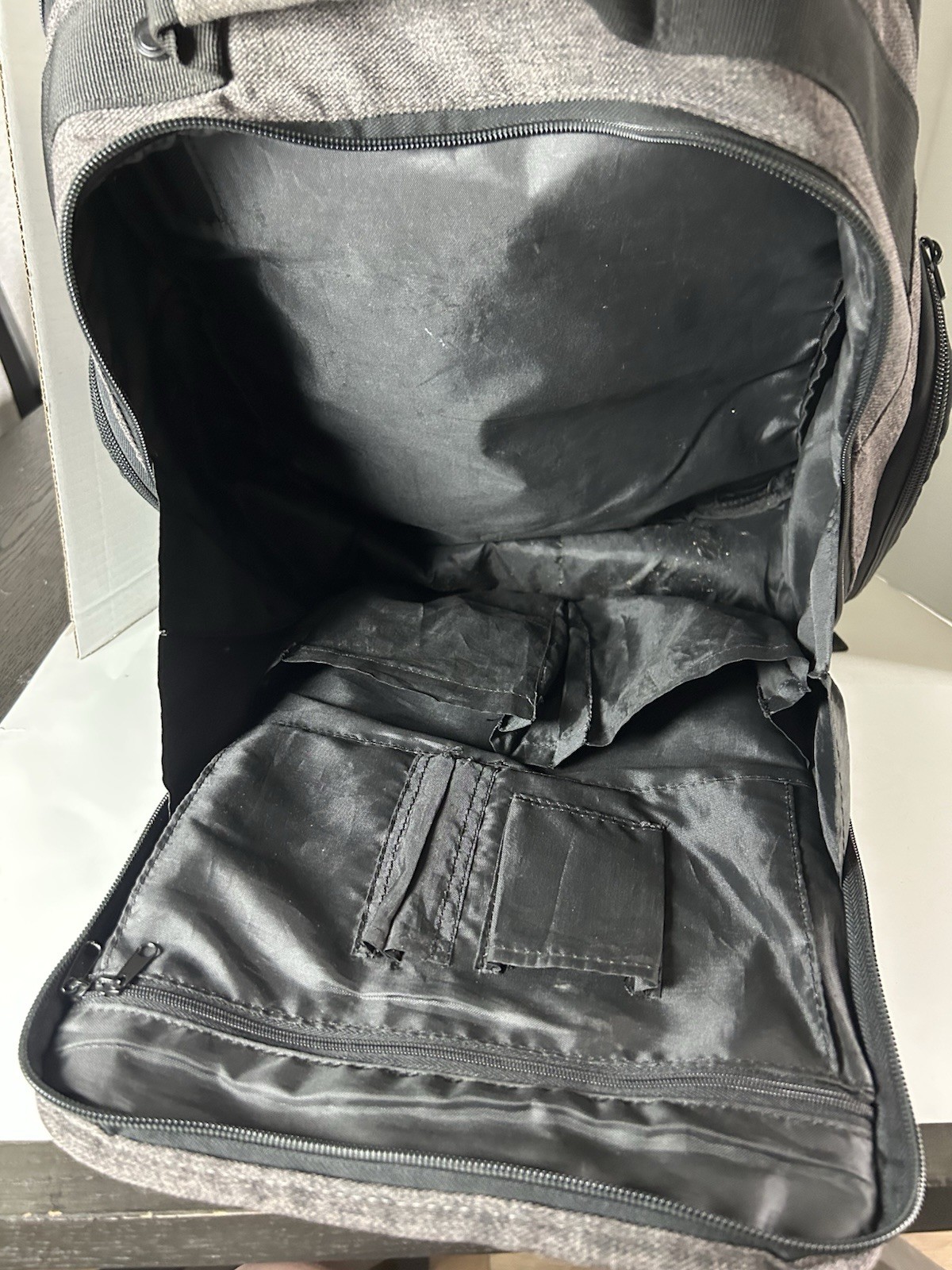 Tylt Laptop Gray Black Backpack Pre Owned Fast Shipping 3