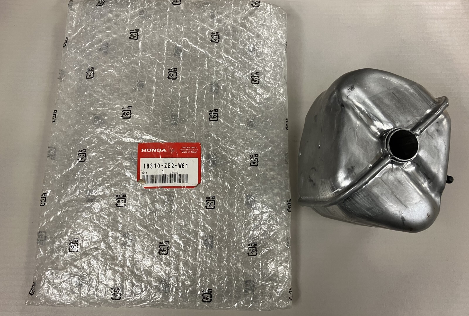 Honda Muffler No Shield (100DB) 18310-ZE2-W61 New Genuine OEM gallery