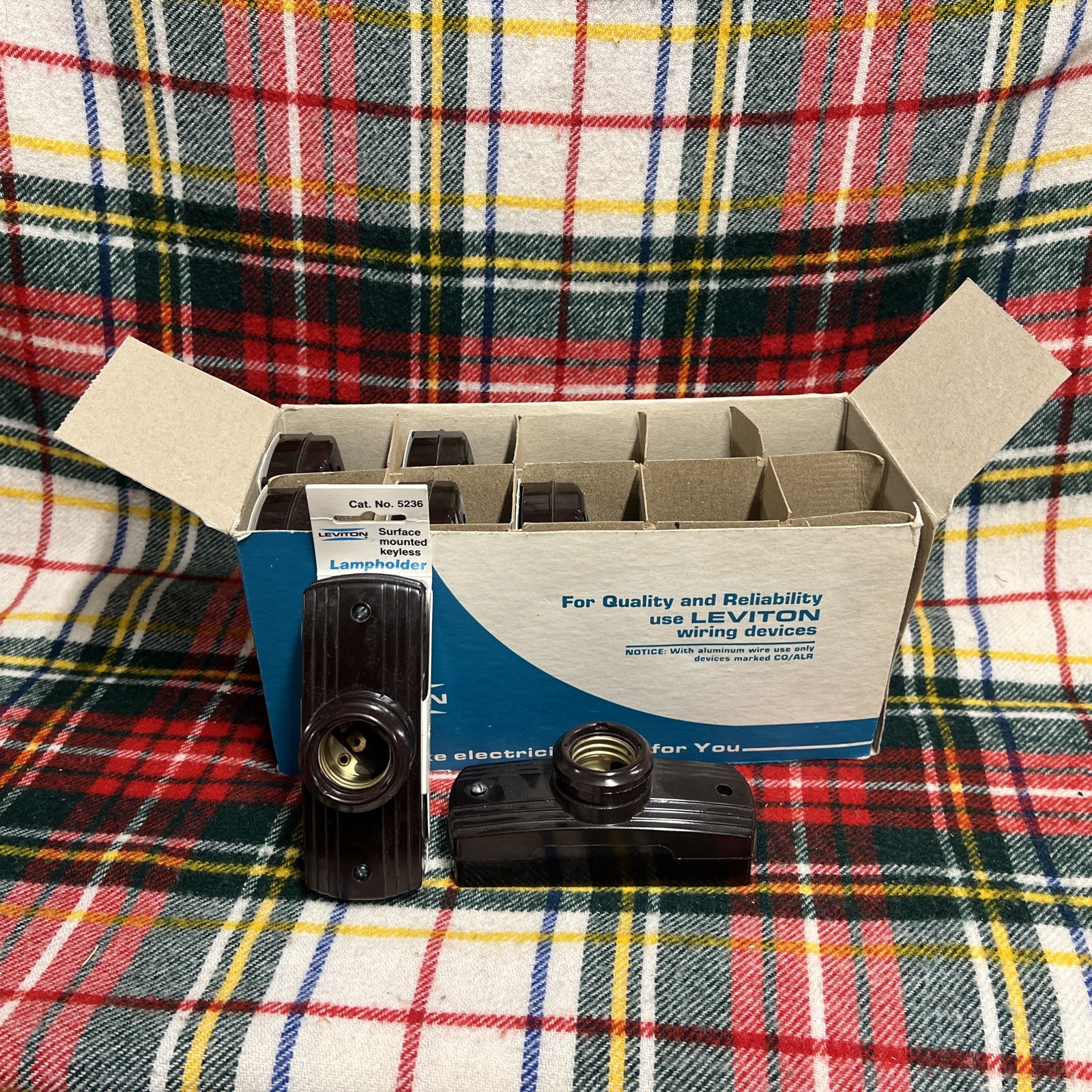 7 Leviton Electric Plastic Brown Surface Mounted Keyless Lampholder 5236 NOS gallery