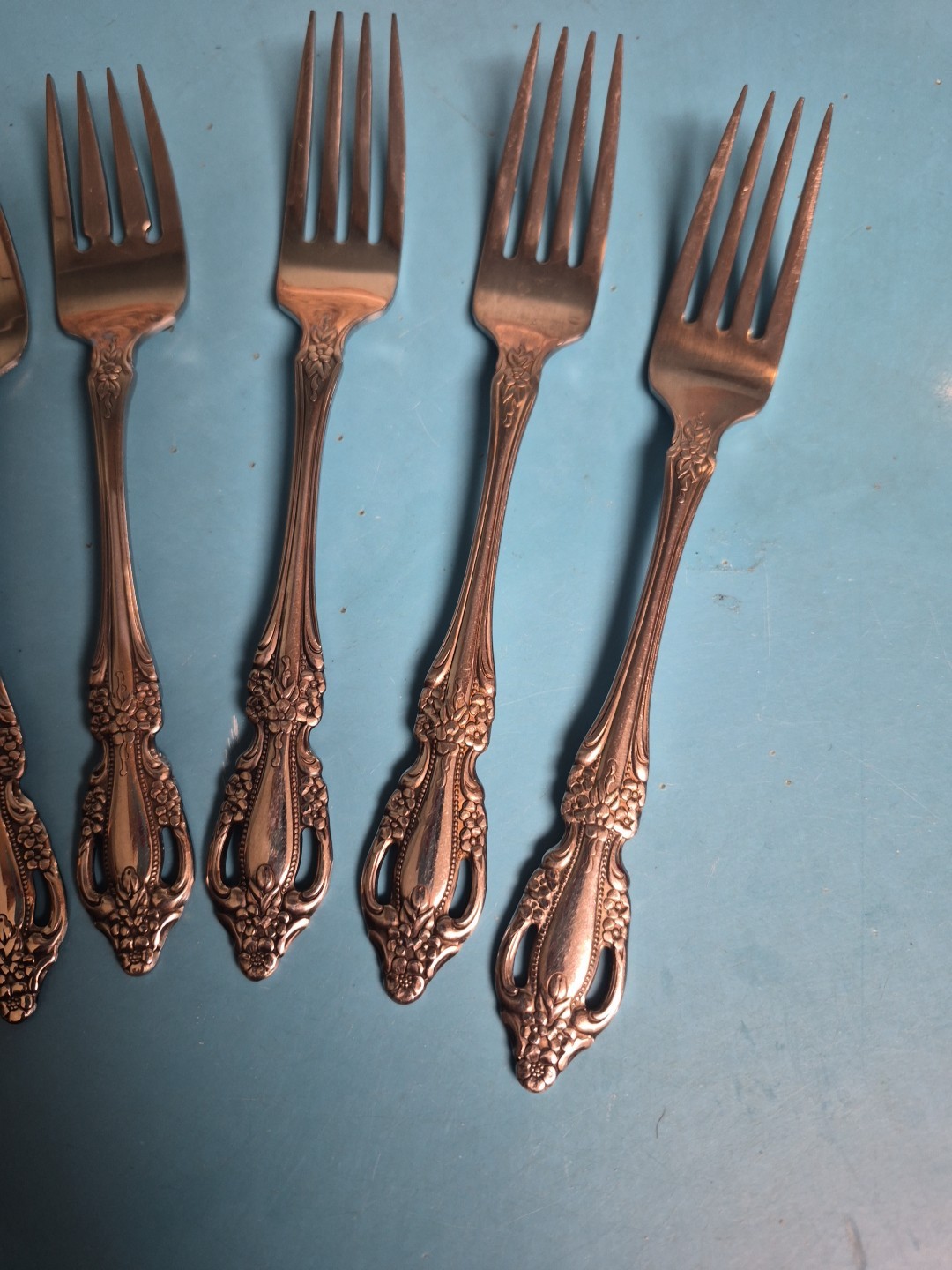 Oneida Raphael 3 Teaspoons 2 Salad Forks 3 Dinner Forks gallery