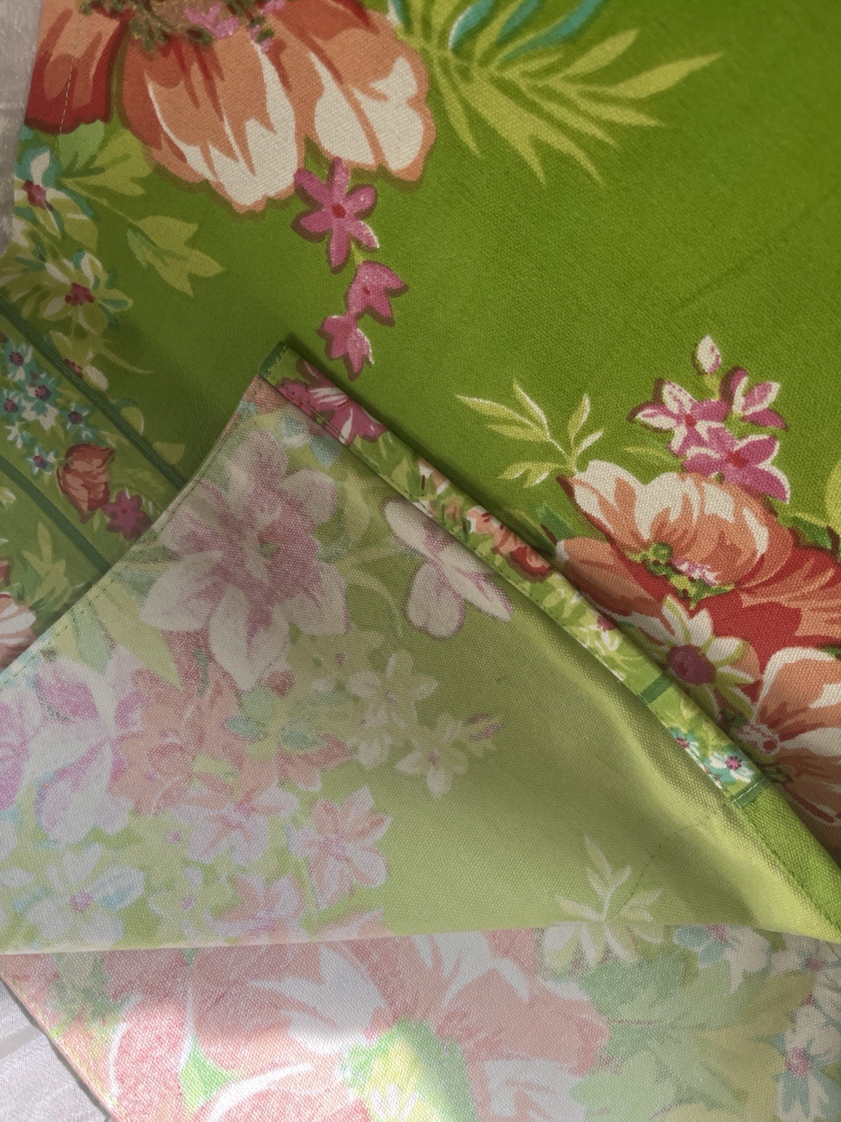 april cornell Charming Lime Floral Table Runner gallery