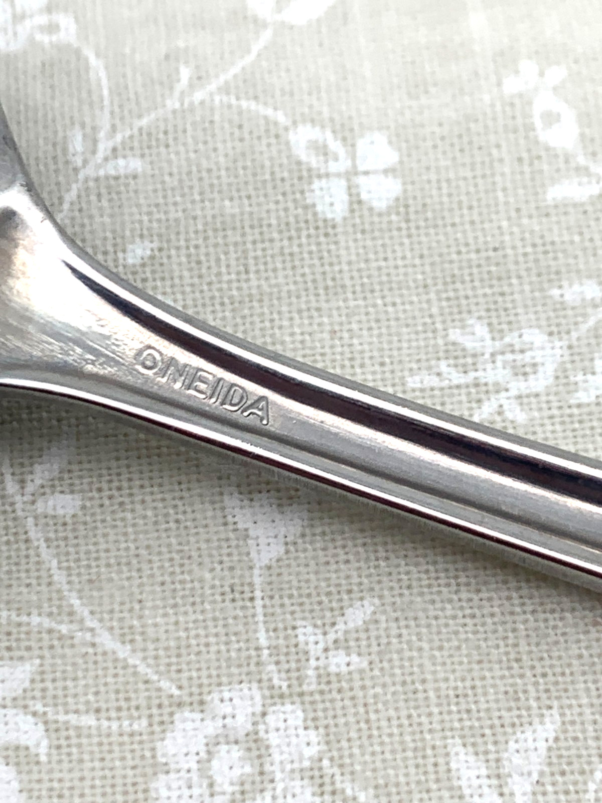 ONEIDA Sand Dune Satin STAINLESS Satin & Glossy Flatware *YOUR CHOICE OF PIECE* gallery