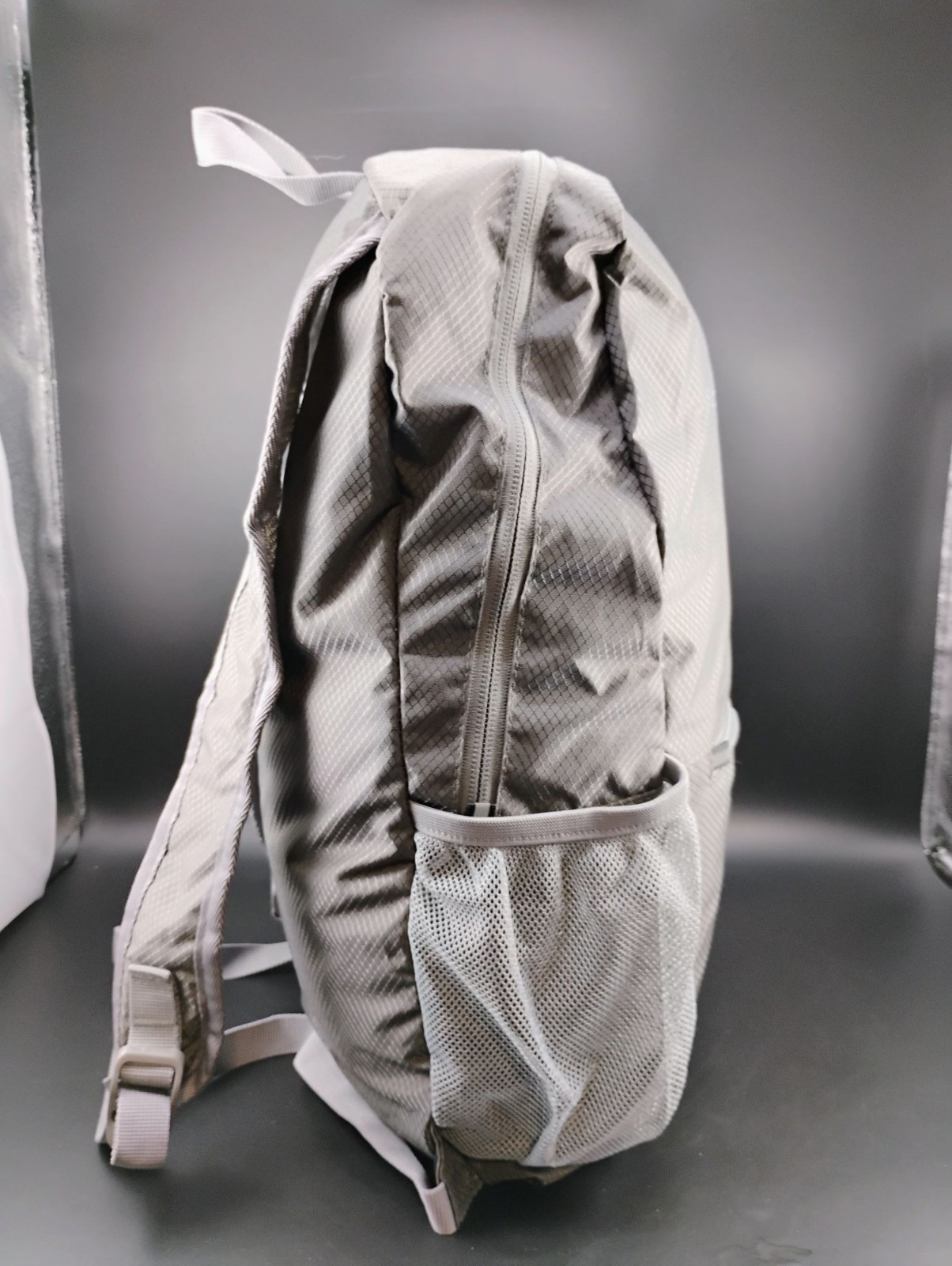 Zomake Lightweight Foldable Water-Resistant Backpack With Mesh Pockets 3