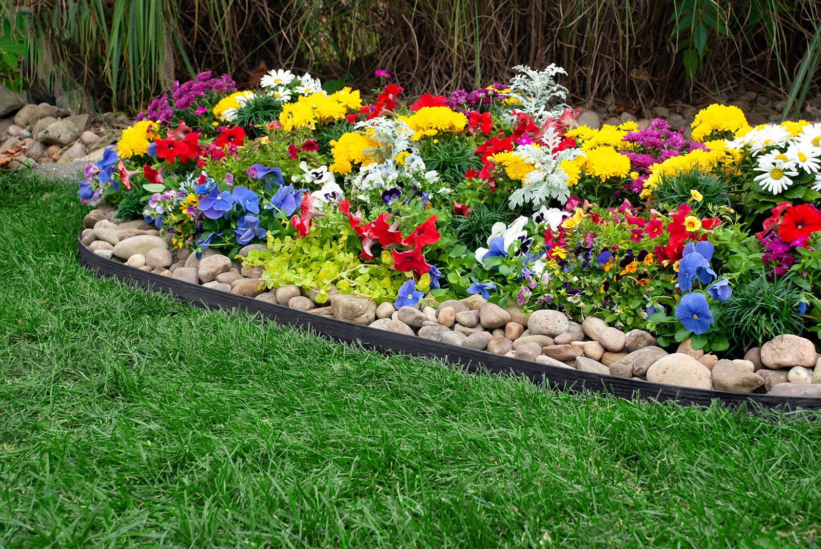 EasyFlex Tall Wall No-Dig Landscape Edging, 90' kit 90 Foot, Black gallery