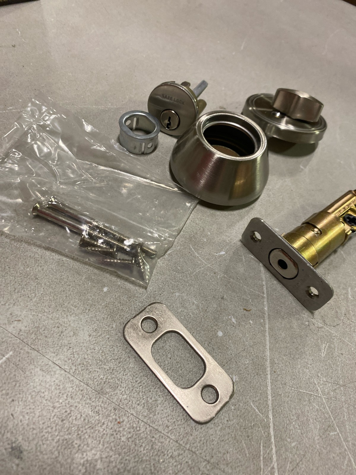 Kwikset SD9100-15 Keyed Deadbolt, Single Cylinder, Satin Nickel gallery