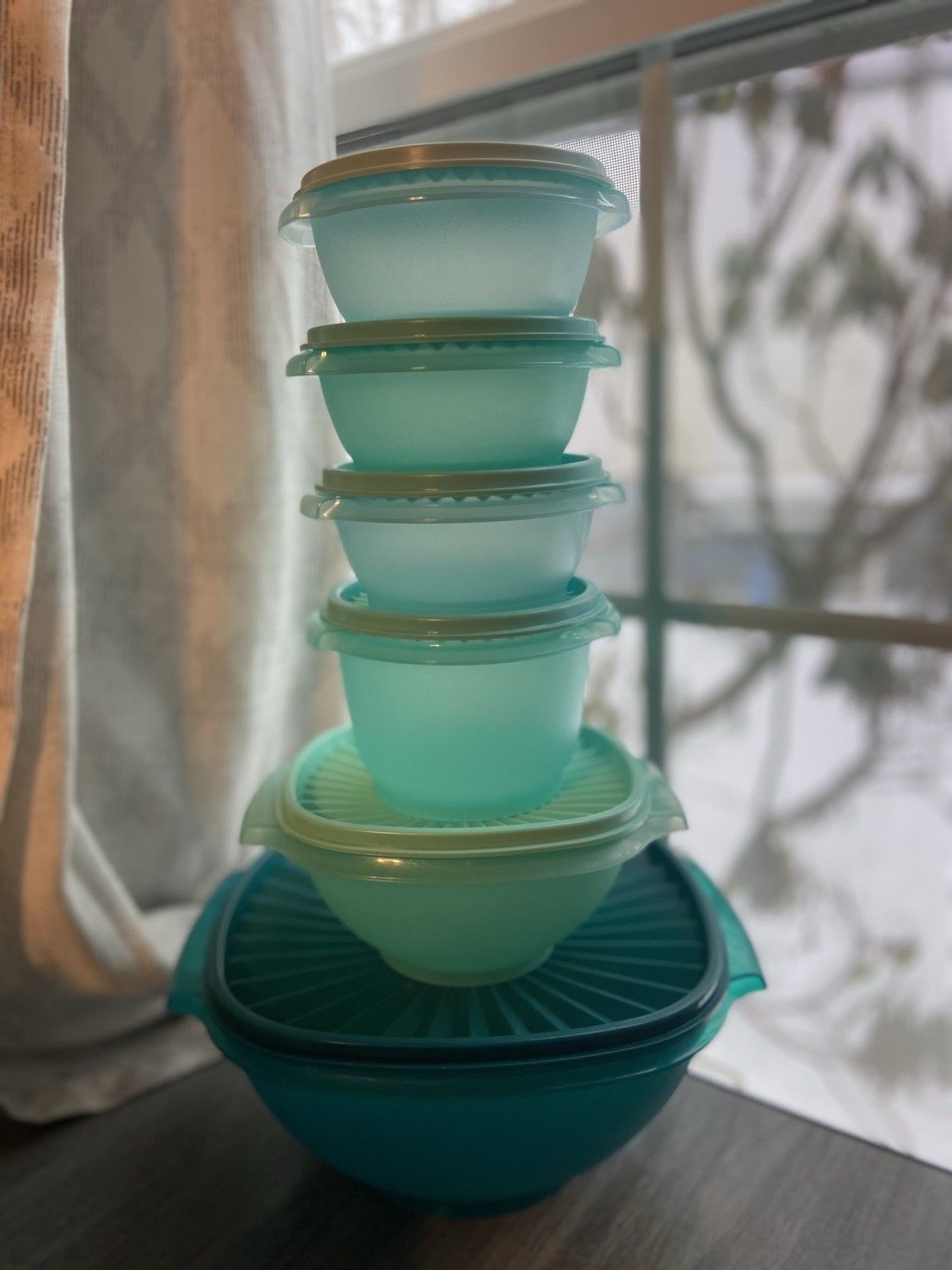 Tupperware Servalier Bowls 6 Piece Set Three 340ml, 600ml, 860ml, 2.8L gallery