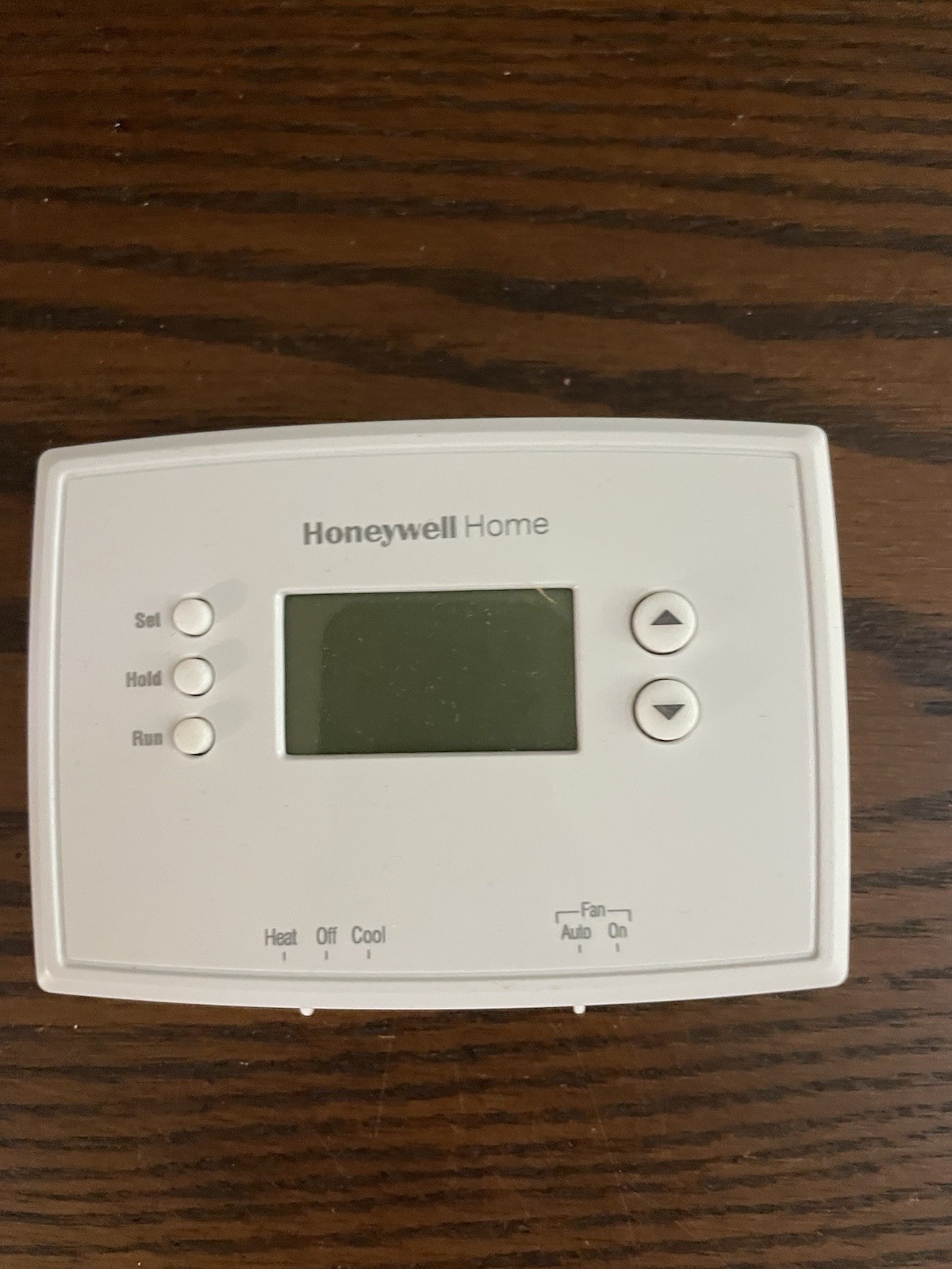 Honeywell 1-Week Programmable Thermostat (RTH221B1021) gallery
