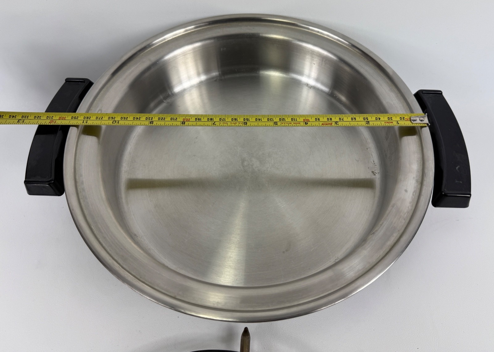 Kitchen Craft West Bend Liquid Core Stainless Electric Skillet 11" 900W USA gallery