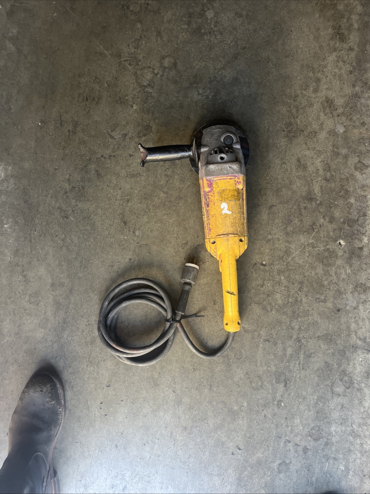 Dewalt 7" / 9" angle grinder D284 gallery