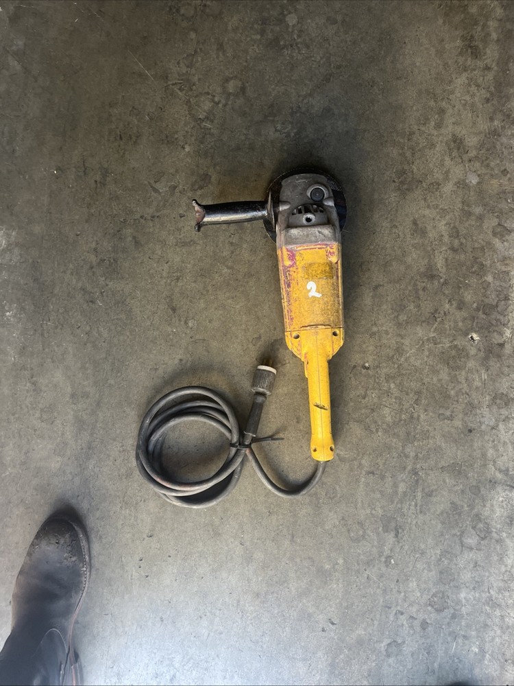 Dewalt 7" / 9" angle grinder D284