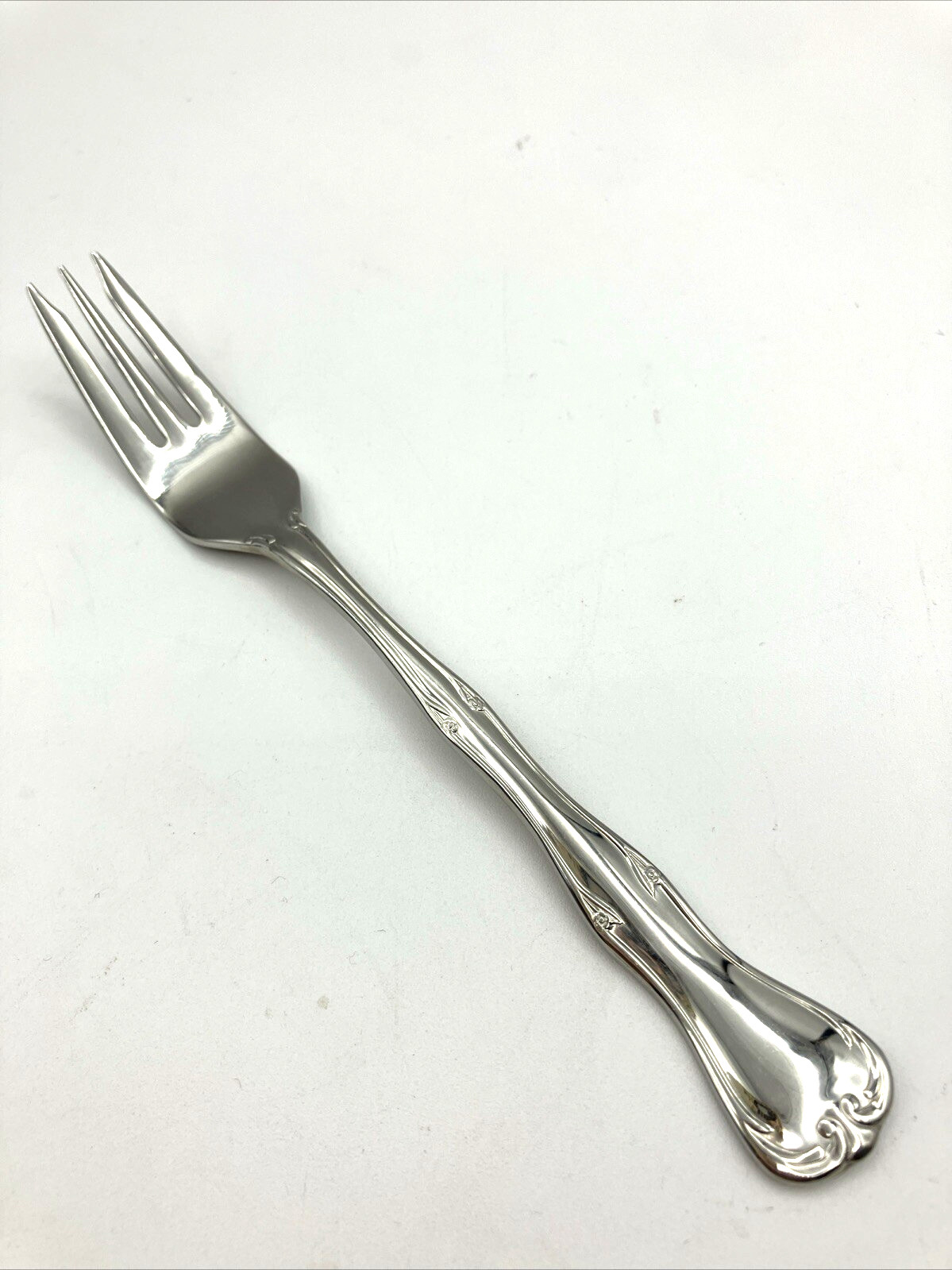 Wallace SIMPLICITY Stainless 18/8 Glossy Silverware Dessert Fork 6 5/16” gallery