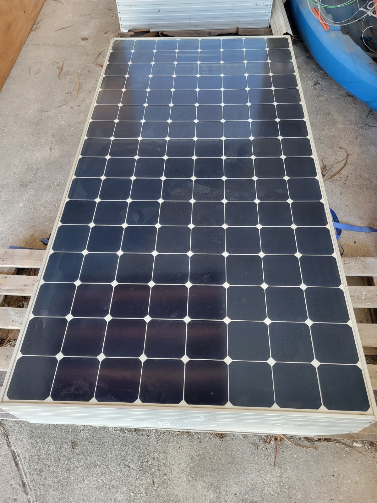 435 watt Sunpower Panel / E-Series Commercial Solar Panels / SPR-E20-435-COM gallery