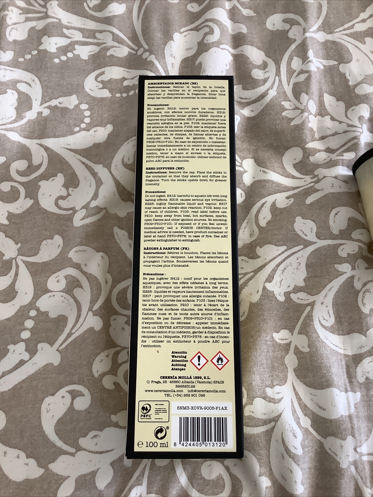 NIB Cereria Molla French Linen Reed Diffuser And Candle Set gallery