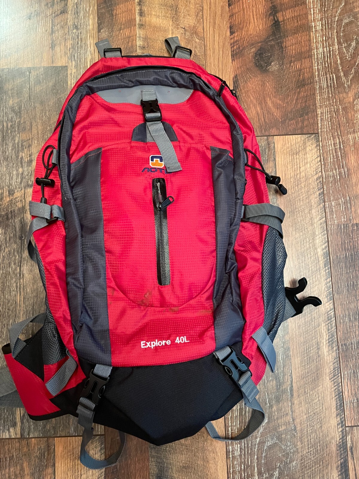 AOTU Explore 40L hydration ready backpack – Red – with raincover