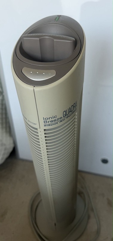Sharper Image Ionic Breeze Quadra Tower Silent Air Purifier Tested & Working gallery
