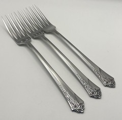 (3) Oneida Heirloom Cube DAMASK ROSE Stainless Dinner Fork Lot ~ 8 1/8”