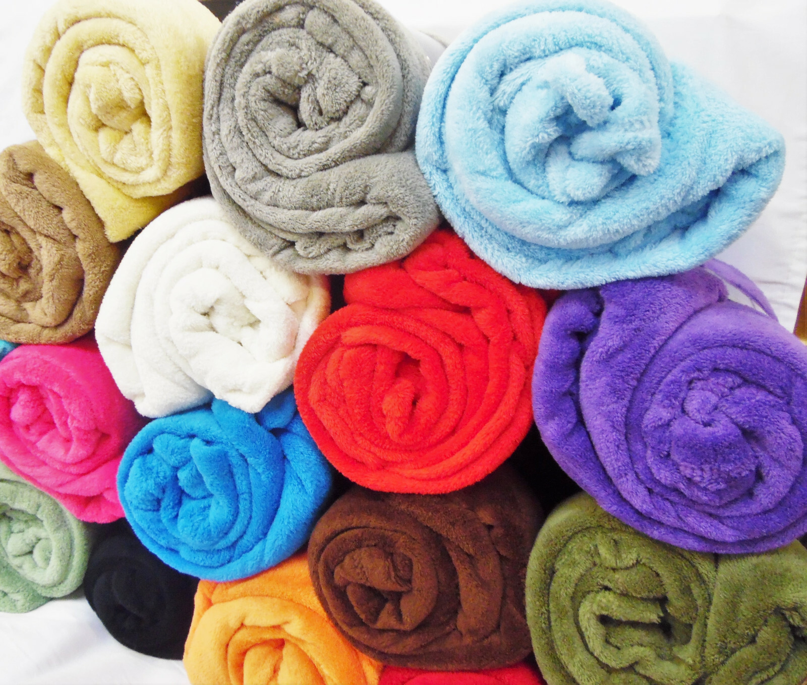 SMALL THROW FLANNEL FLEECE COSY TODDLER BED BLANKET BABY NURSERY SOFT PLUSH WARM gallery
