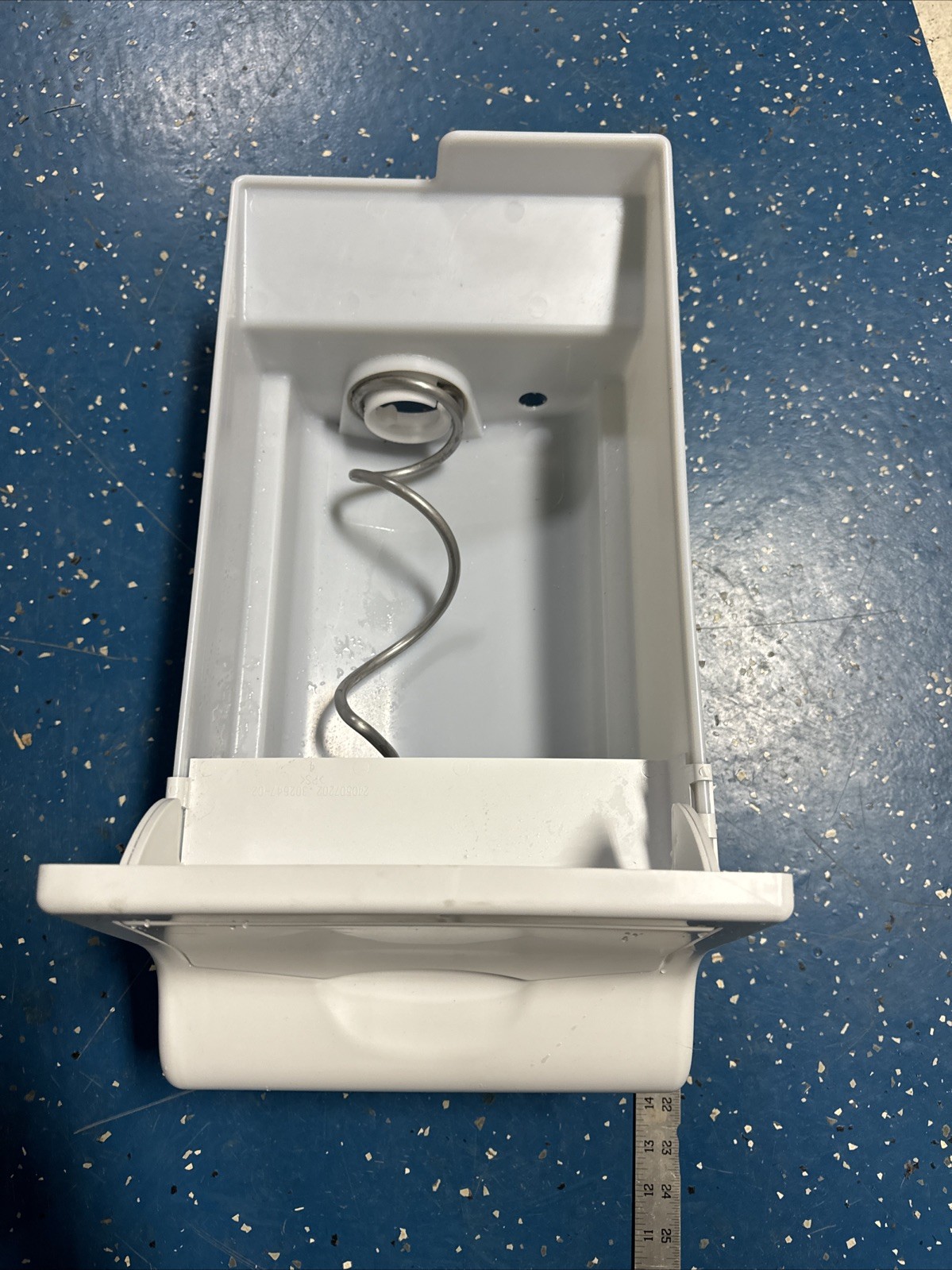 Frigidaire Ice Container Assembly Auger Kenmore Refrigerator 240323808 241860803 gallery