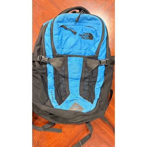 The North Face Recon 30L blue black Backpack
