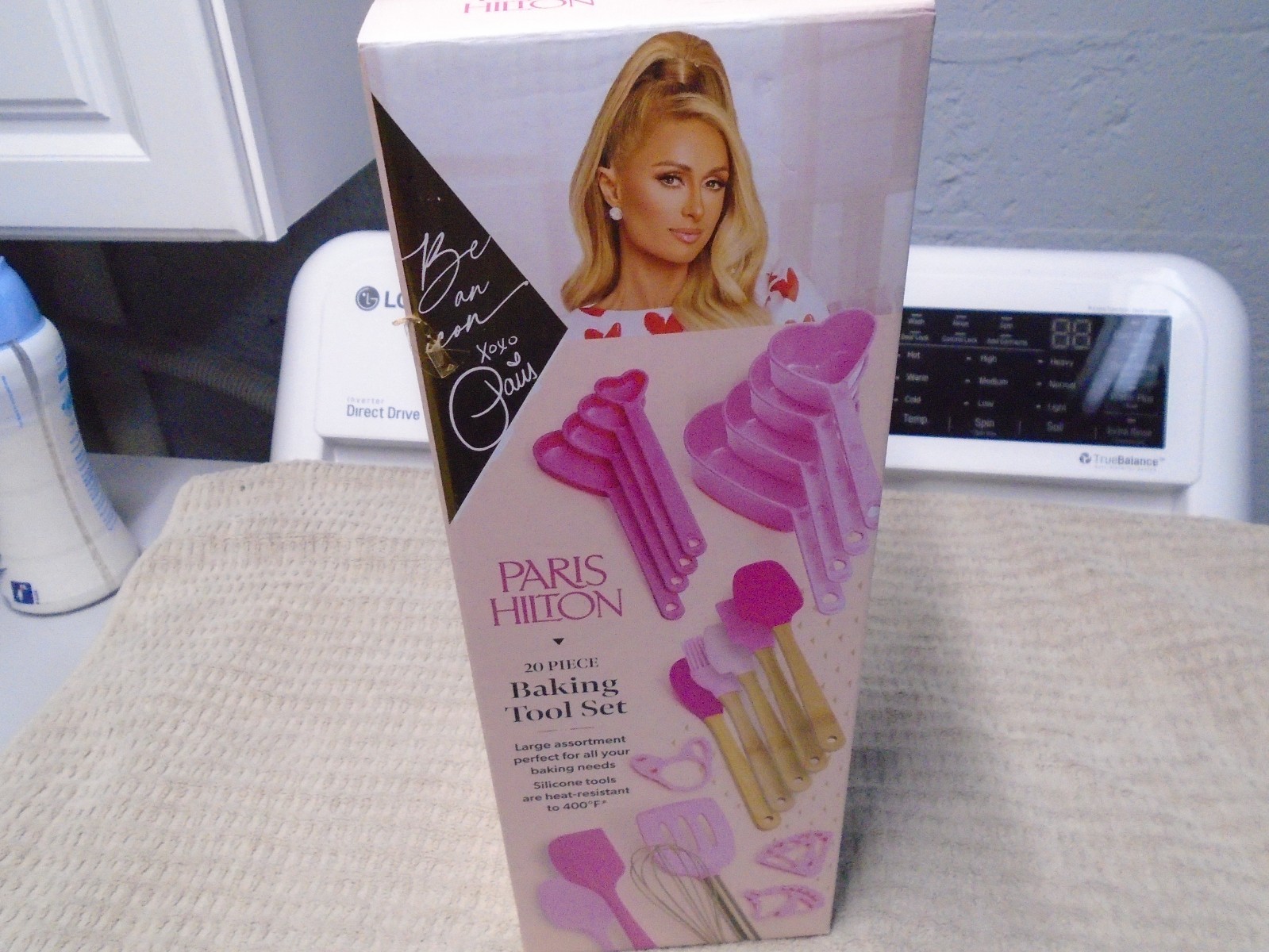 Paris Hilton 20 Piece Baking Tool Set gallery