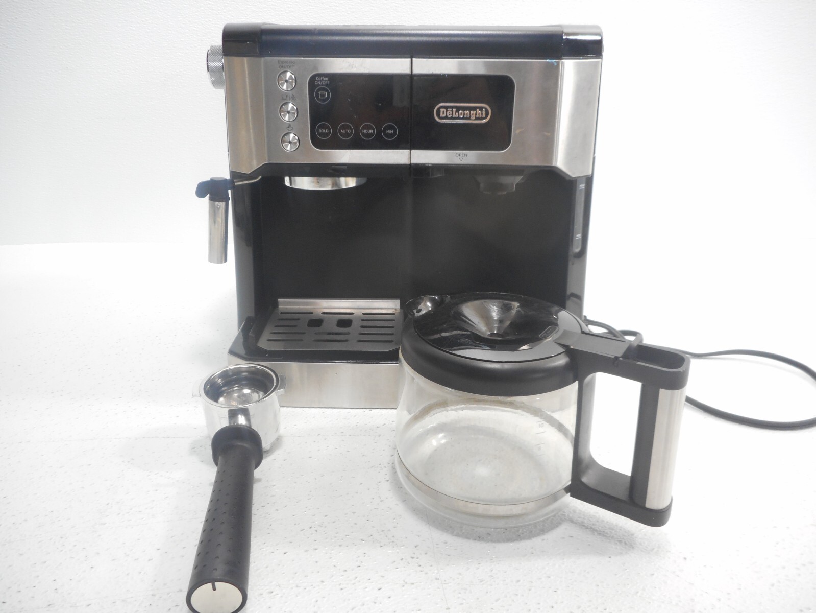 DeLonghi All-In-One Combination Coffee & Espresso Machine COM530M - USED READ gallery