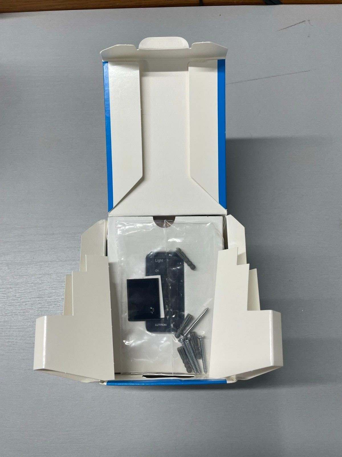 Lutron Pico QSR4P-3R-BL-E05 Wireless Remote (NEW AND UNUSED IN-BOX) gallery