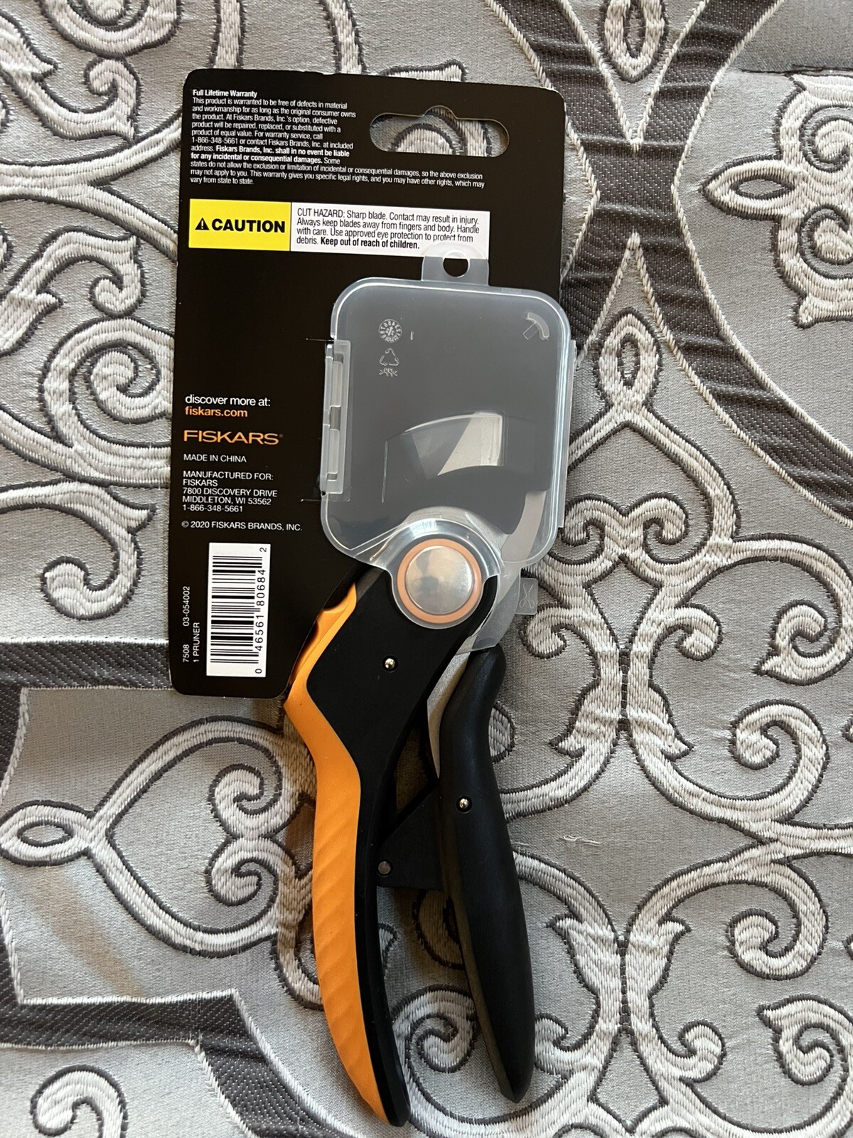 Fiskars Plus™ POWER-LEVEL Pruner Model P721 gallery