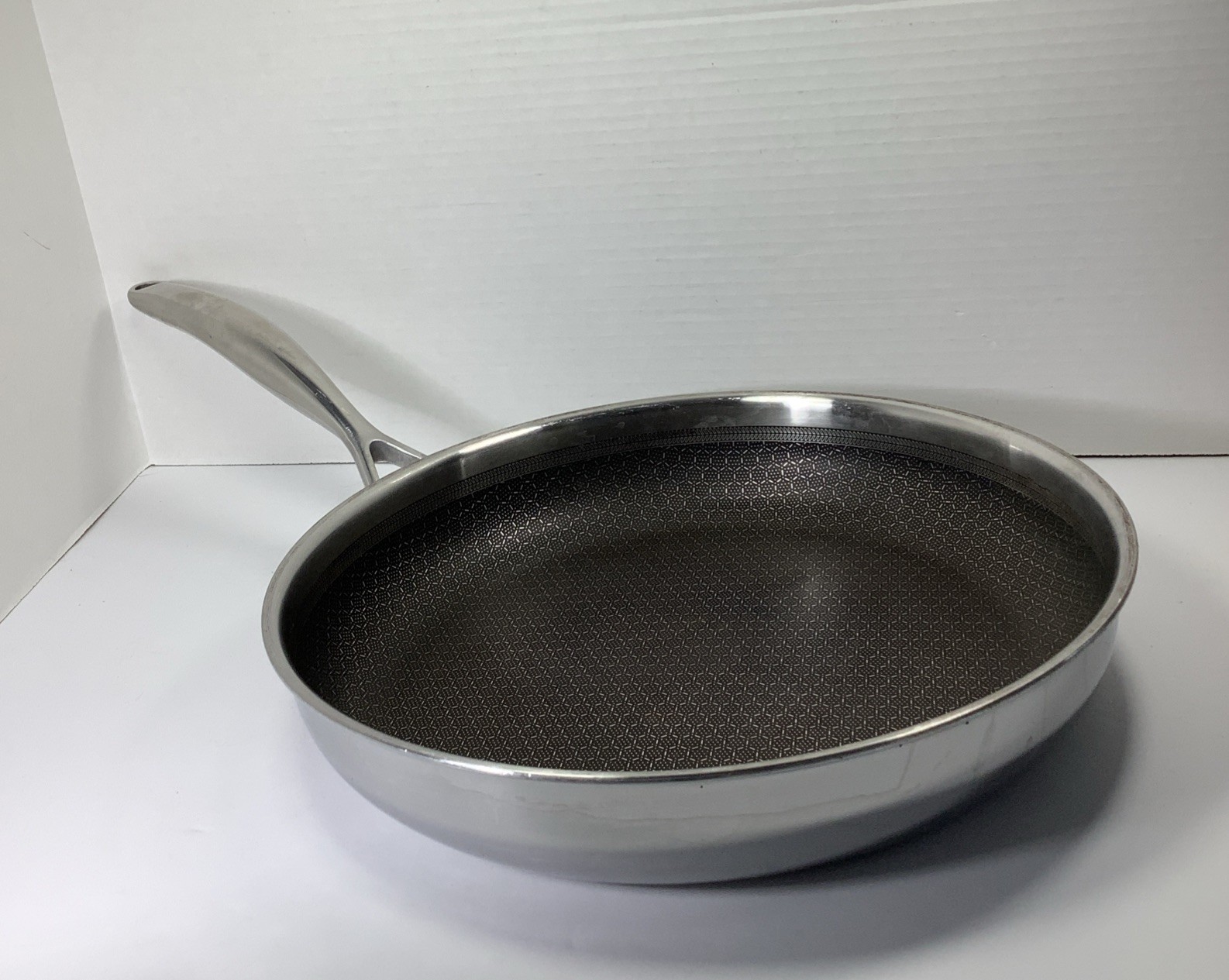 Pampered Chef 12in 30 cm Hexclad Nonstick Skillet Wok No Lid Used gallery