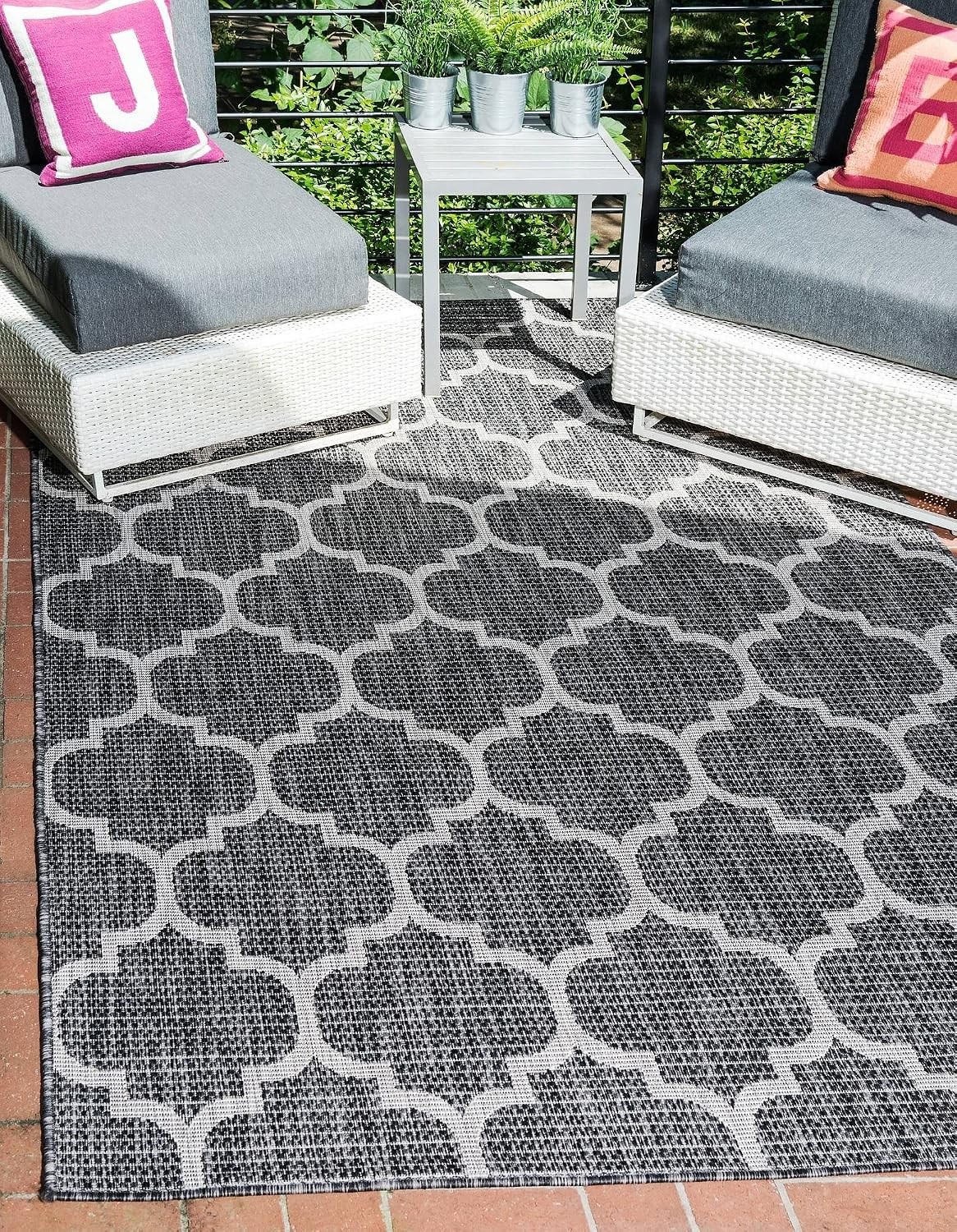Unique Loom Outdoor Trellis Collection Area Rug (4' 1" x 6' 1" Rectangle, Black/ gallery
