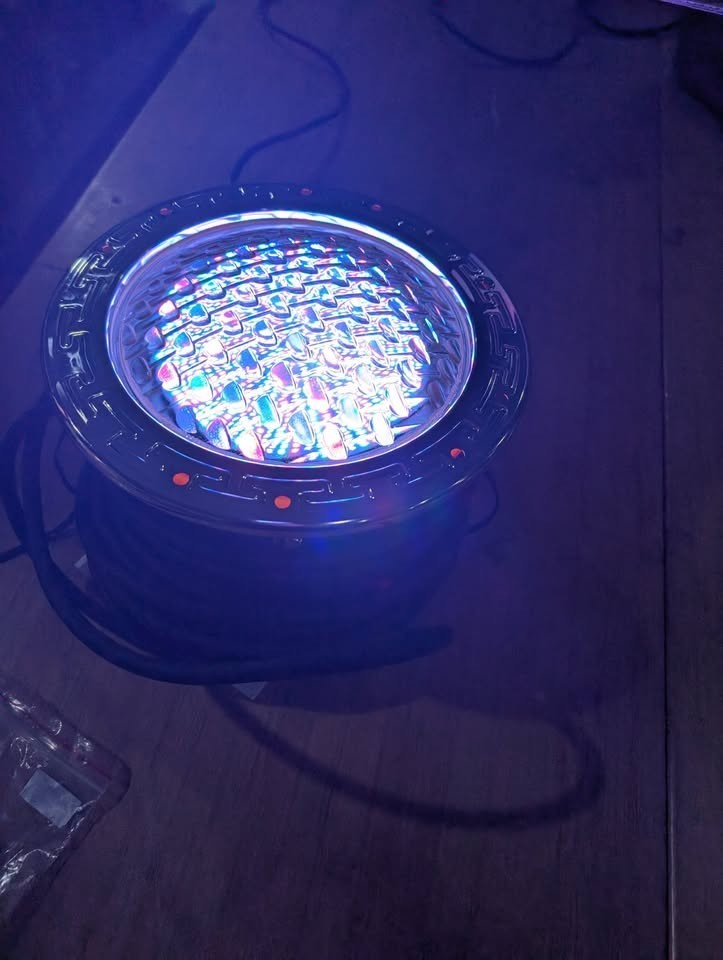 10" Pool Light With remote and 100' Cord gallery