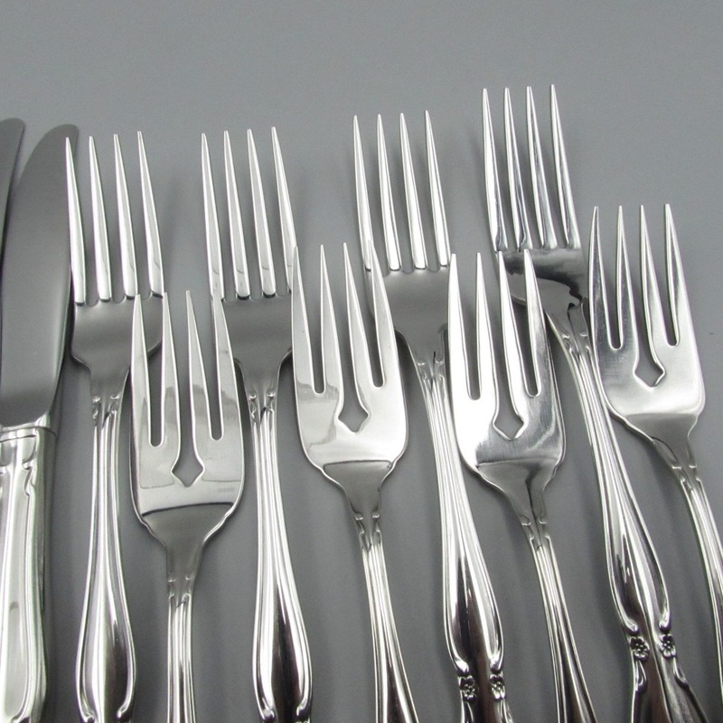 Oneida Community USA Stainless CHATELAINE Service for Four / 20 Piece Set - Used gallery