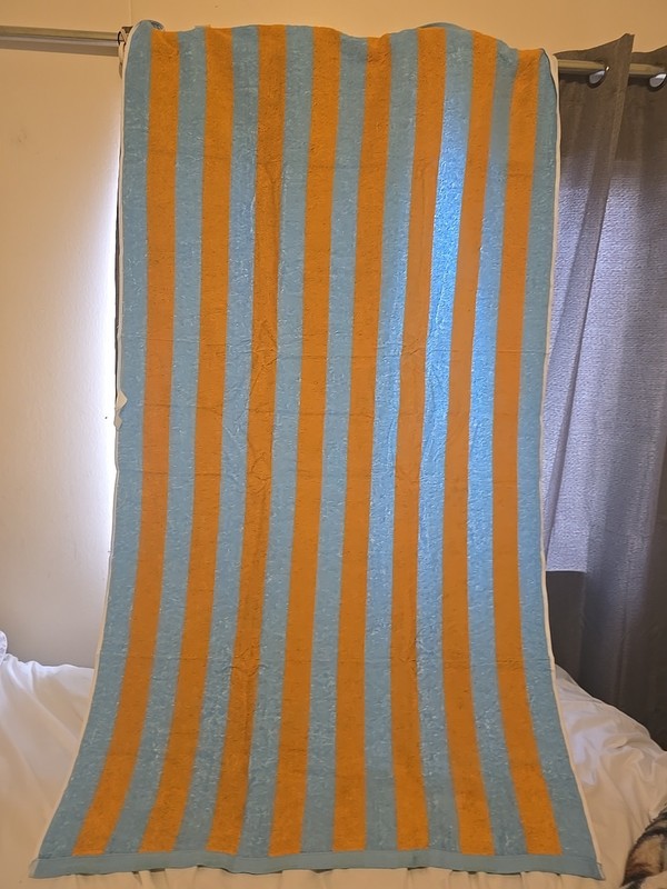 Extra Long Reversible Beach Towel Build In Hanging Loop 36×72 In (91.4cm× 182.8) gallery