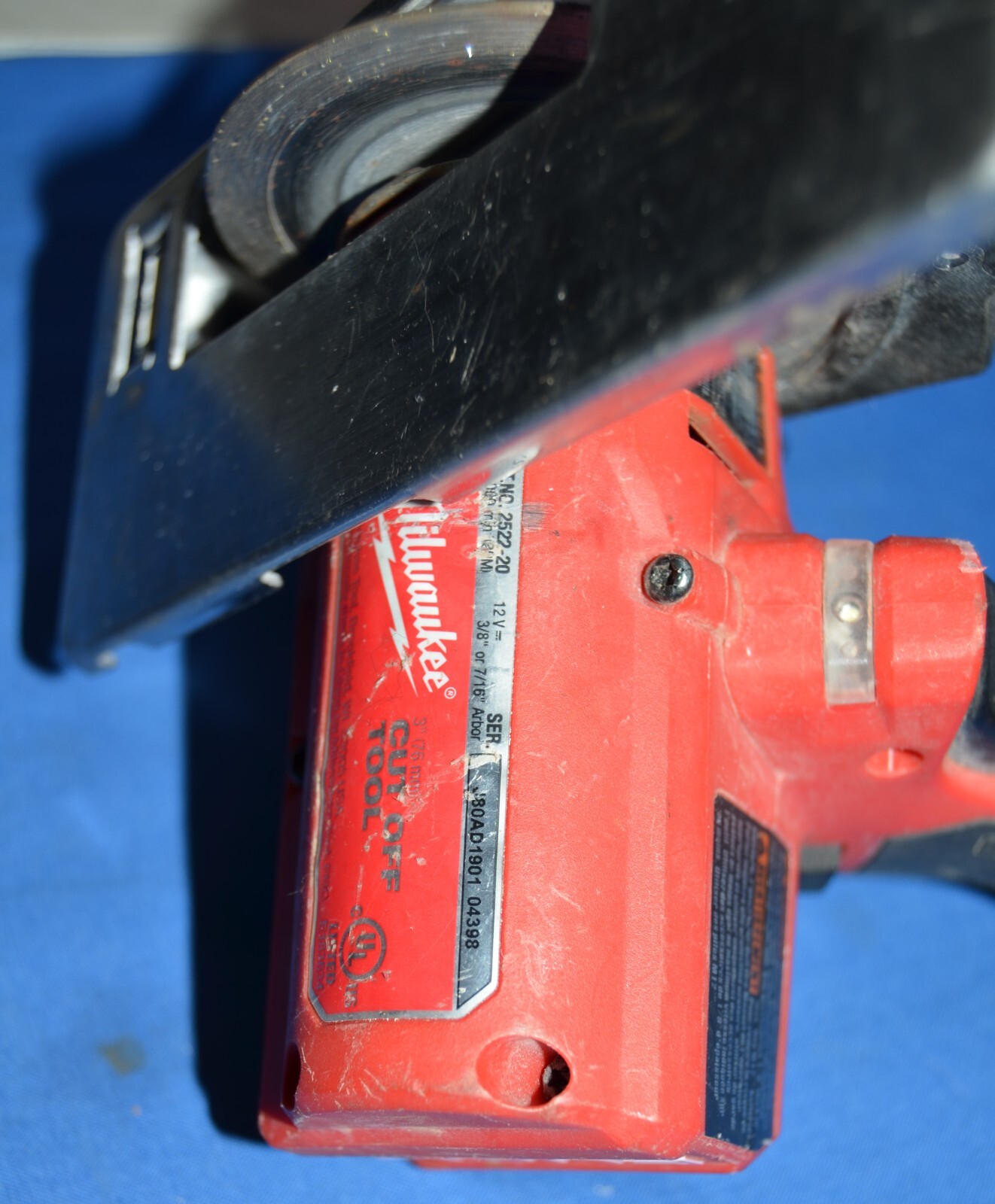 Milwaukee 12V 3" Cut Off Tool 2522-20 Battery 12V 3.0Ah 48-11-2401 gallery