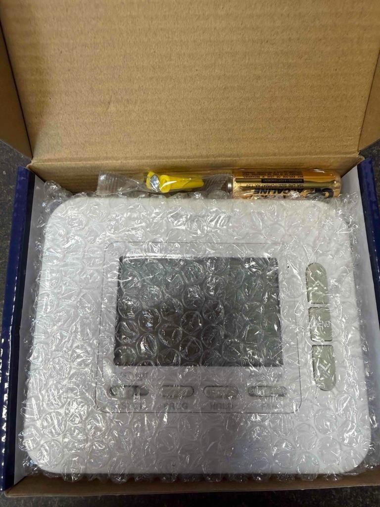 NEW Braeburn 2030 Universal Programmable Thermostat 1 Heat/ 1 Cool gallery